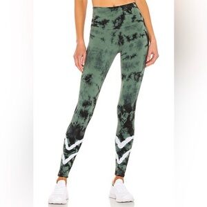 Electric & Rose Green Tie-Dye High-Waist Leggings with White Chevron